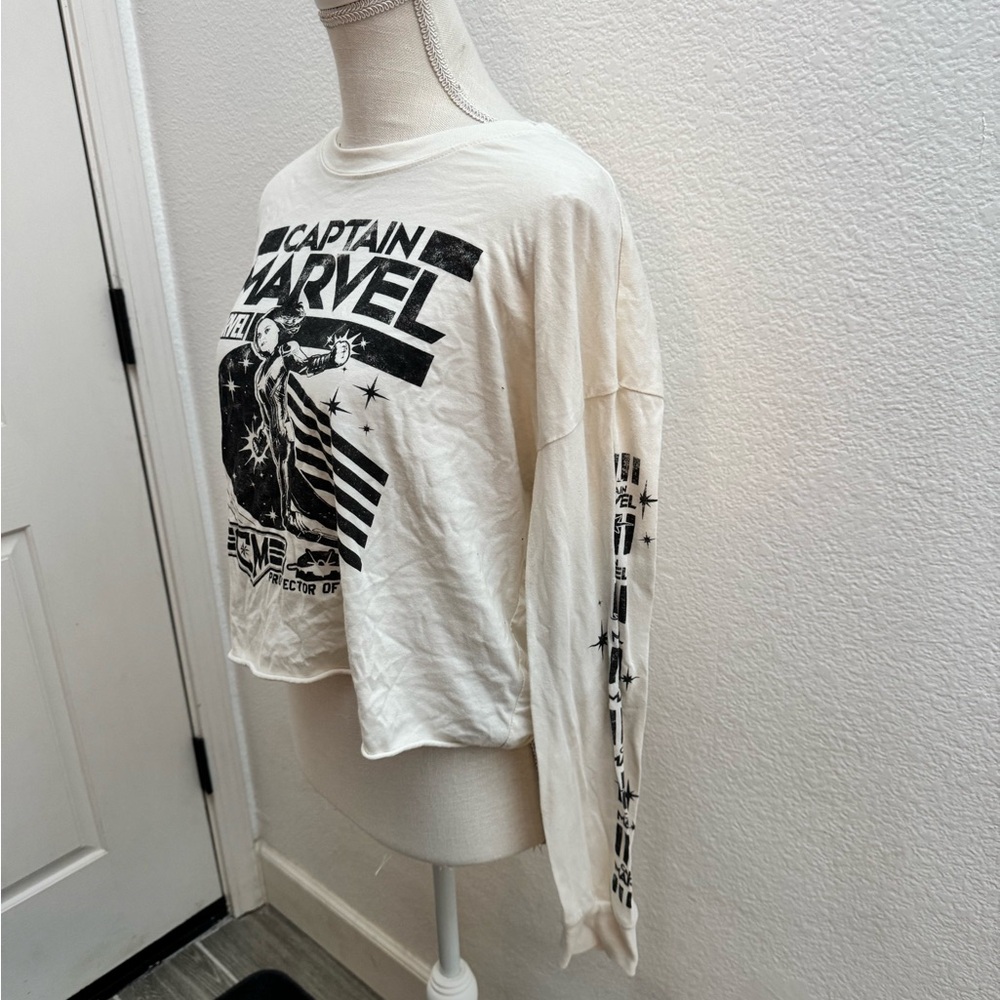 Captain Marvel Logo Tee - Cream - Picture 3 of 4